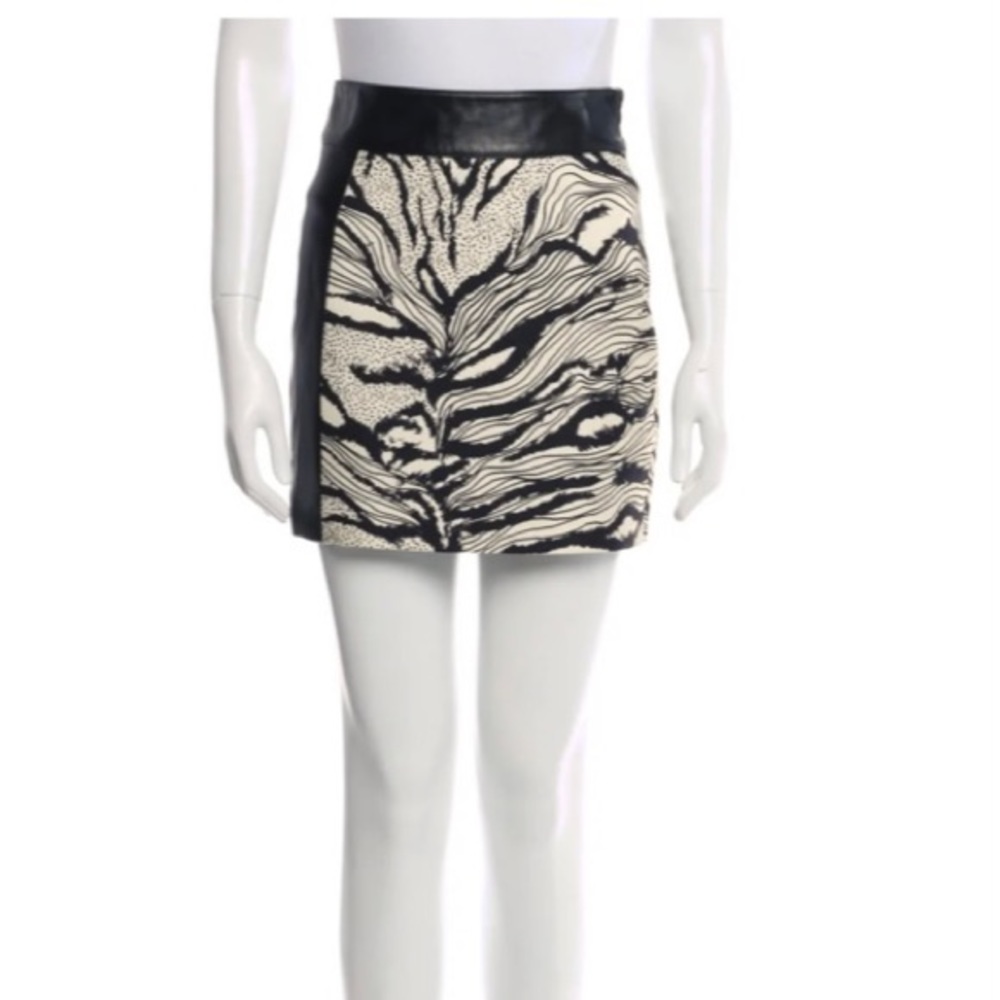 Fausto Puglisi White and Black Printed Italian Leather Mini Skirt NWOT Size 24